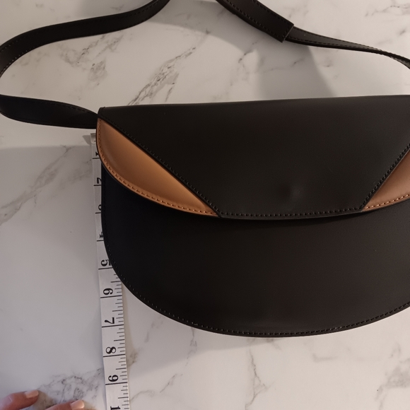 Valentina Fiore Italian leather crossbody saddlebag - Picture 9 of 16